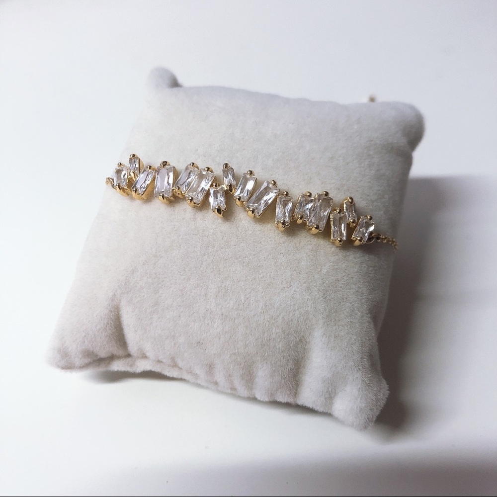 Gold quartz bracelet